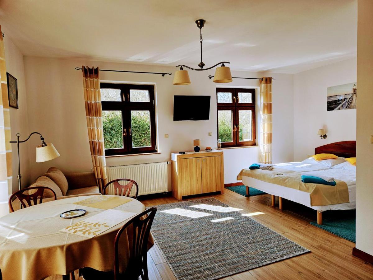 Apartamenty Z Klimatem Устка Екстериор снимка