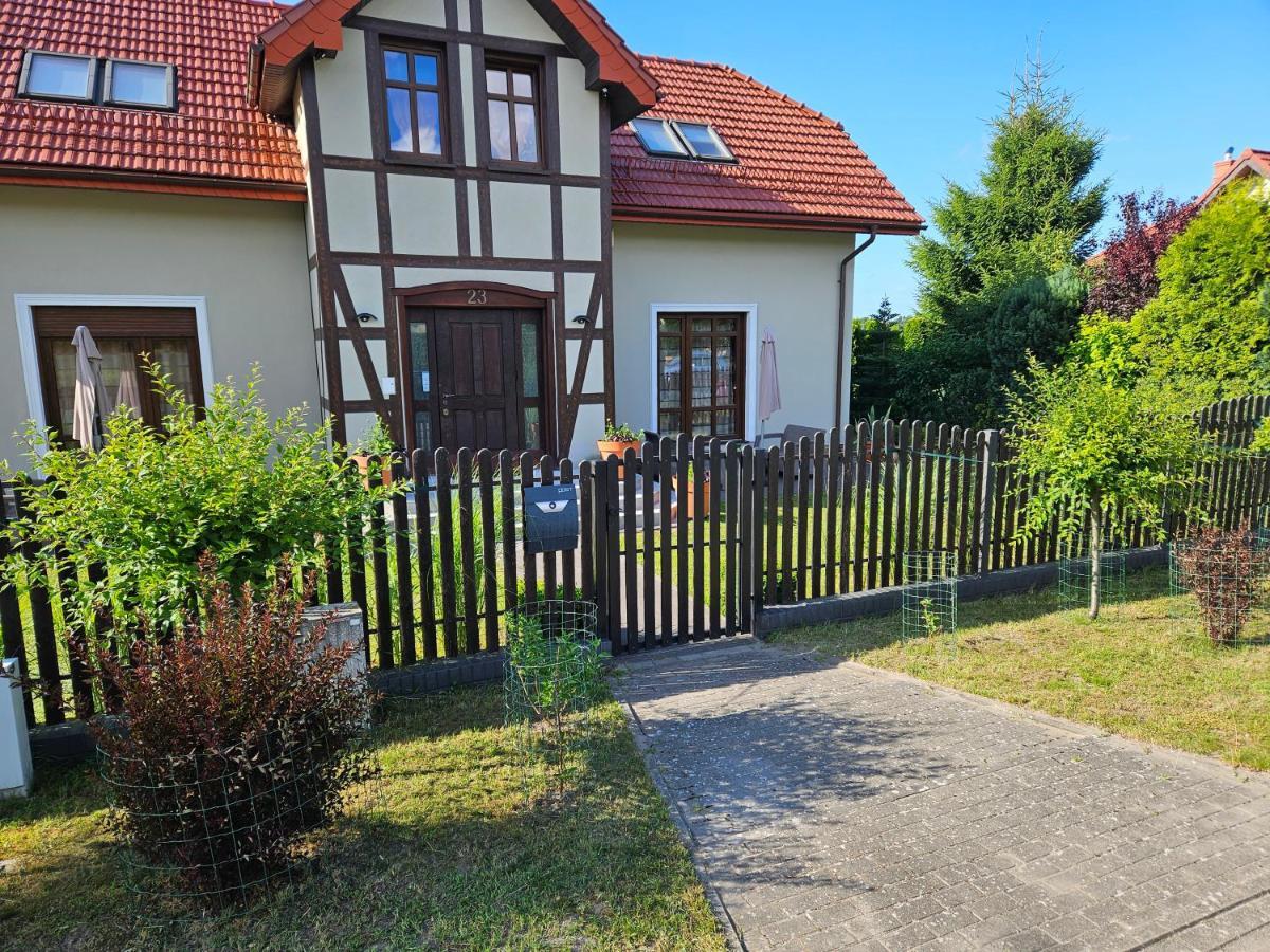 Apartamenty Z Klimatem Устка Екстериор снимка