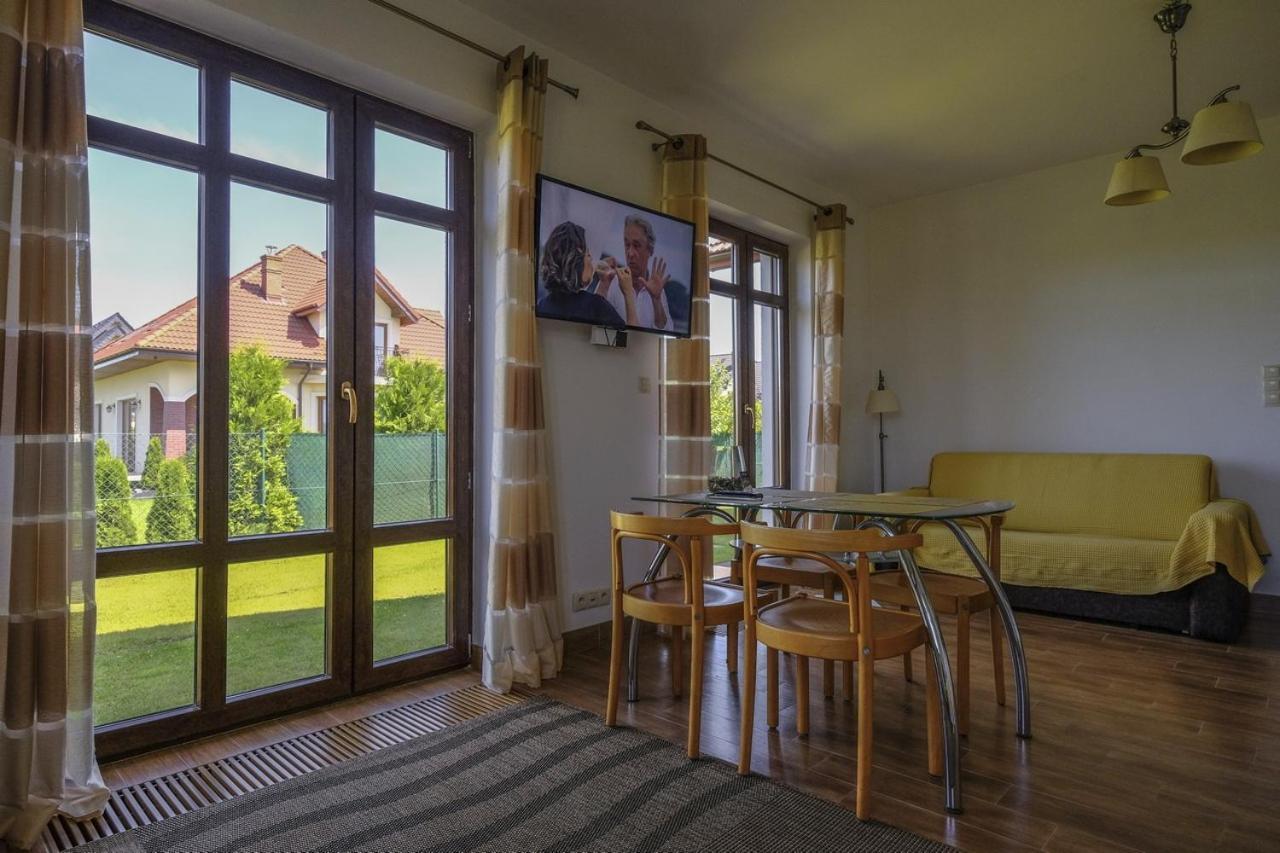 Apartamenty Z Klimatem Устка Екстериор снимка